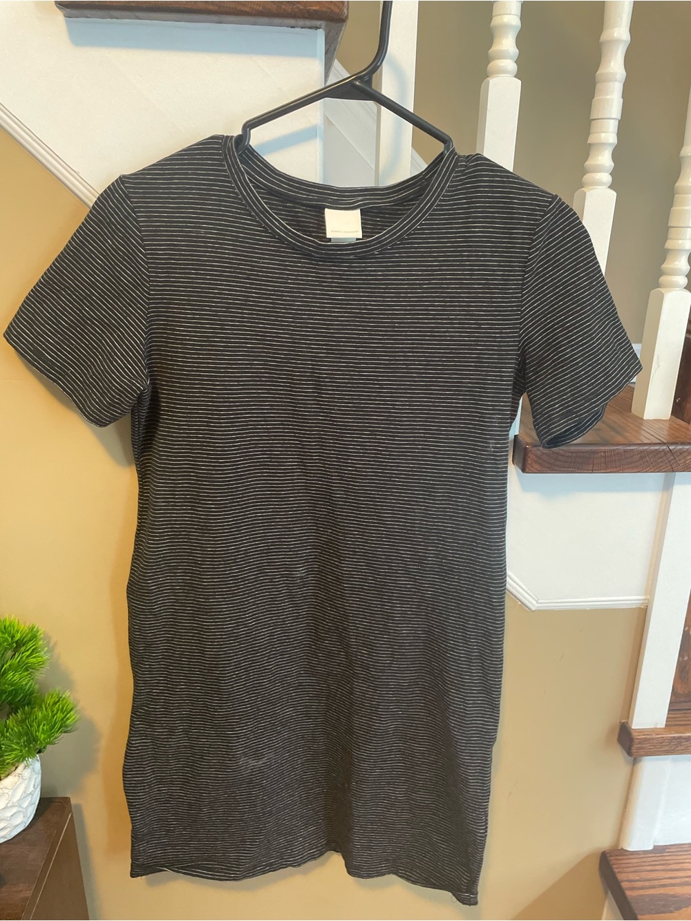 H&M Black and Gray Thin-Stripe Crewneck Tee